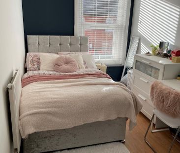 5 bedroom terraced house to rent - Photo 4