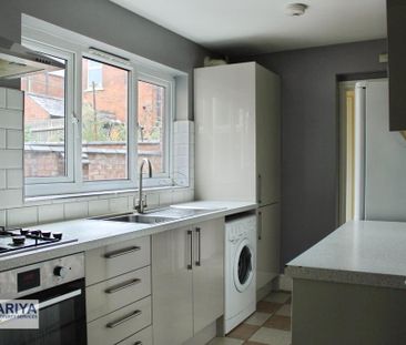 4 bedroom terraced house to rent - Photo 6