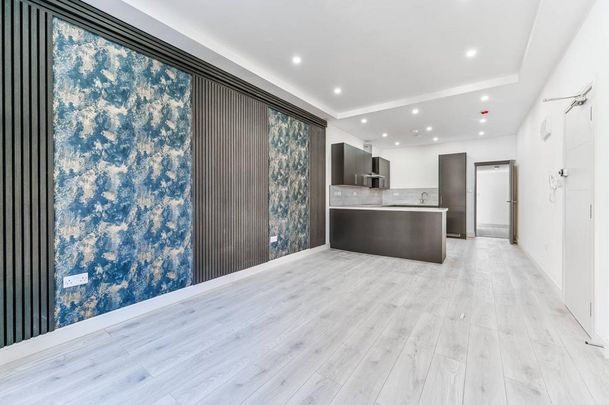 3 bedroom flat to rent - Photo 1