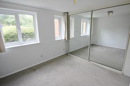 1 bedroom Flat To Let Total Size: 409 SQ FT - Photo 4