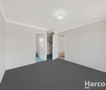 Freshly Painted Family Home - Photo 4