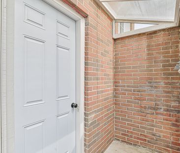 For Lease - 368 Hollyberry Trail, Toronto, Ontario - Photo 3