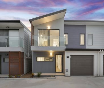 GREAT LOCATION + MODERN STYLE HOME - Photo 5