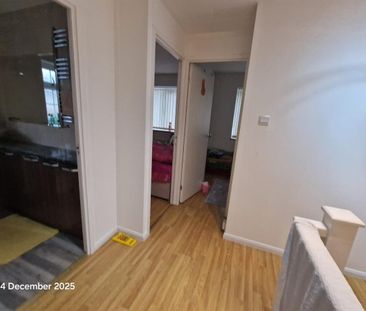 Gardeners Court, Leeds - Photo 2