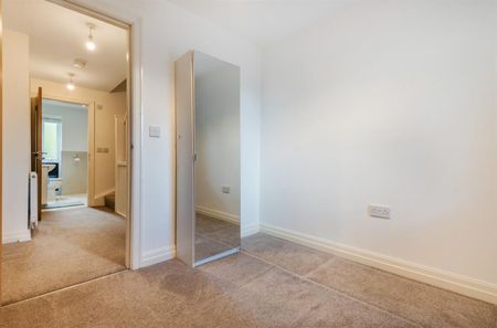 4 bedroom House To Let - Photo 5