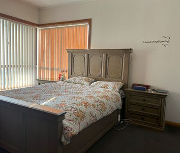 Private & Peaceful Top-Floor Retreat - Photo 4