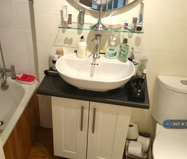 4 bedroom terraced house to rent - Photo 3