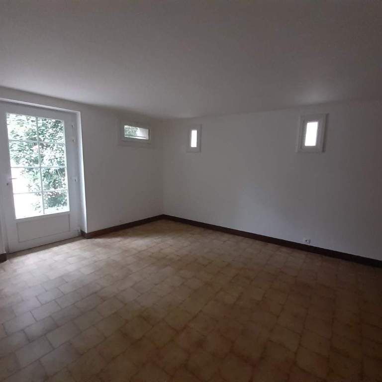 Maison d'habitation - Photo 1