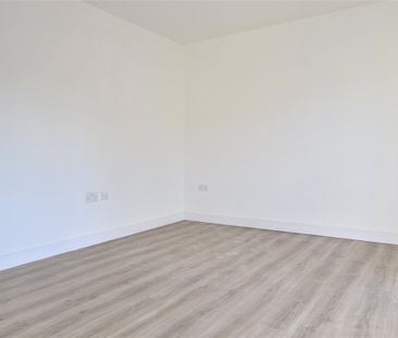 Beechwood Close, Nailsworth, Stroud, Gloucestershire, GL6 - Photo 6