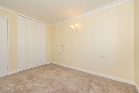 1 bedroom retirement property to rent - Photo 3