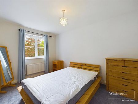 4 bedroom semi-detached house to rent - Photo 4