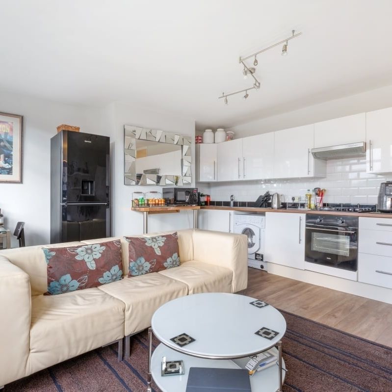 2 bedroom flat to rent - Photo 1