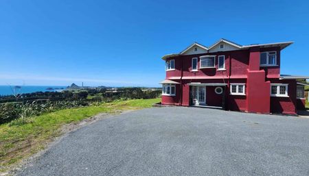 CHARACTER HOME- EQUISITE COASTAL SEA VIEWS - Photo 5