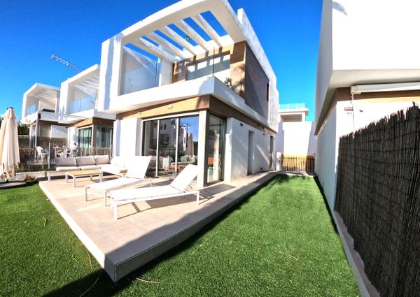 425 Villamartin Paradise