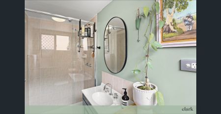 Convenience at Your Door - Spacious Living in a Prime Pocket - Photo 3