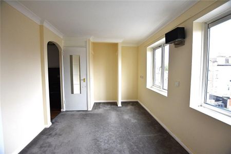Studio to rent - Photo 5