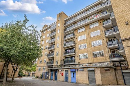 3 bedroom flat to rent - Photo 4