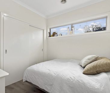 Low maintenance living in a fantastic location - Photo 6