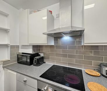 1 bedroom in a house share to rent - Photo 5