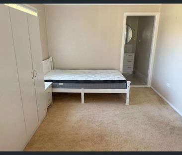 Comfortable family living - Photo 3