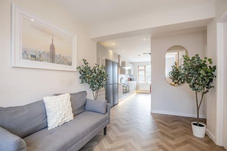 6 bedroom semi-detached house to rent - Photo 2