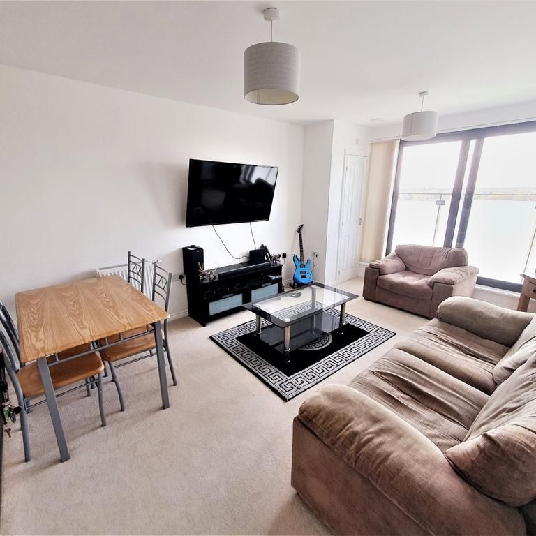 2 bedroom flat to rent - Photo 1