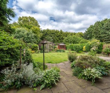 6 bedroom detached house to rent - Photo 3