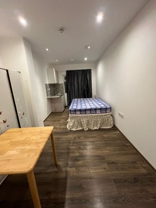 Studio Flat, Torridon Road, SE6 - Photo 1