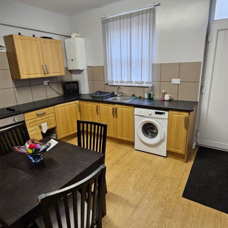 1 bed House Share - To Let - Photo 1