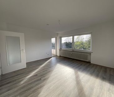 3-Zimmer-Wohnung im 3. Obergeschoss mit Dusche / Balkon in Wilhelmshaven - zentrale Lage !!! - Photo 3