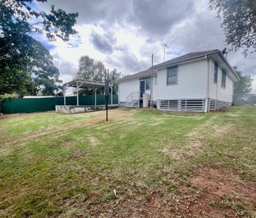 Renovated 4 Bedroom Home! - Photo 4