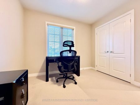 For Lease - 158 Gail Parks Crescent, Newmarket, Ontario - Photo 4
