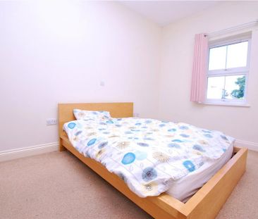 2 bedroom penthouse to rent - Photo 3
