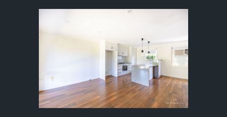 Neat and tidy home in quiet area - Photo 2