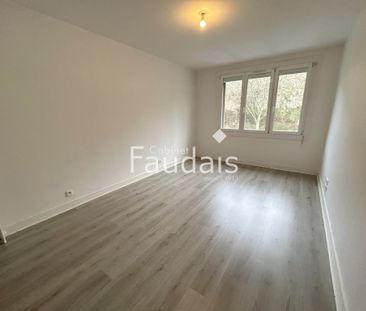 Location Appartement 4 pièces 108m² ST LO 50000 - Photo 3