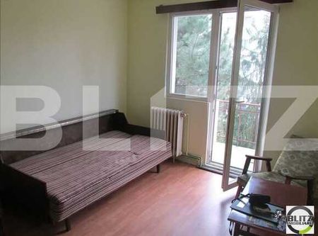 De inchiriat apartament 3 camere, semidecomandat, ideal pentru studenti - Photo 2