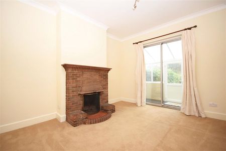 Whitton Road, Twickenham, Middlesex, TW1 - Photo 2