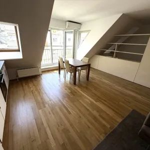 Provisionsfrei: Klimatisierte 56,5m² DG-Wohnung + 40m² Terrasse in Toplage - 1080 Wien - Photo 1
