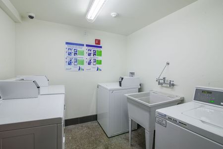 4570-4590 Queen Mary - Photo 2