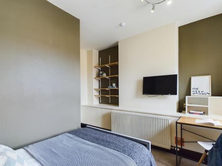 6 bedroom house to rent - Photo 2