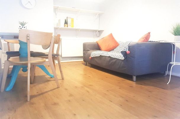 1 bedroom in a flat share to rent - Photo 1