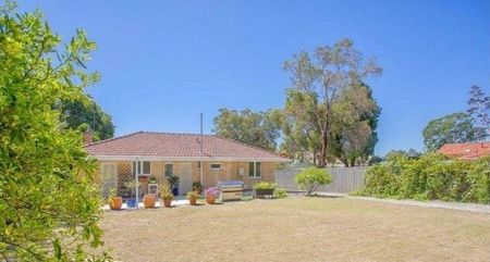 Melville Home - Great Location - Open Saturday 21st June - Photo 2