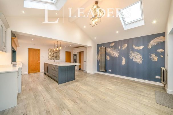 5 bedroom house to rent - Photo 1