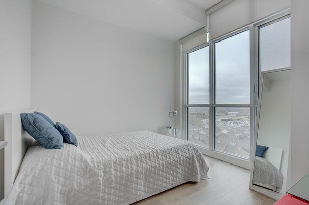 9471 Yonge St #LPH01 - Photo 1