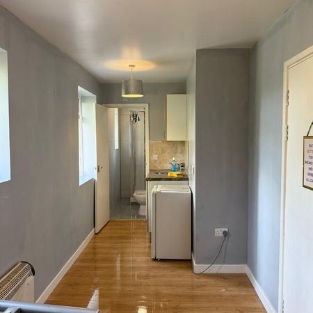 Room in a Shared House, Longdown Road, SE6 - Photo 4