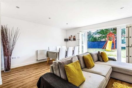 Four Oaks, Hurst Green, RH8 - Photo 2