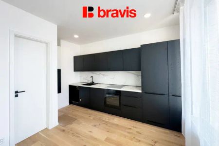 Pronájem moderního bytu 3+kk po rekonstrukci, ul. Červinkova, Brno - Královo Pole, s střešní terasou a hezkým výhledem - Фото 4