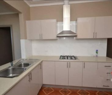 Hurstville - Photo 2