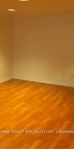 23 TUNBRIDGE CRESCENT - Photo 1