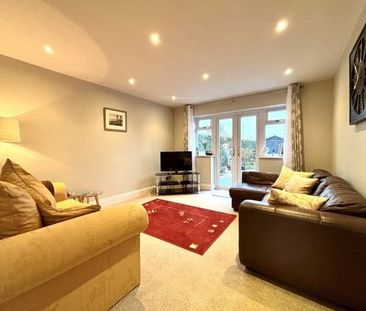 Banbury Road, Stratford-upon-Avon, CV37 - Photo 2